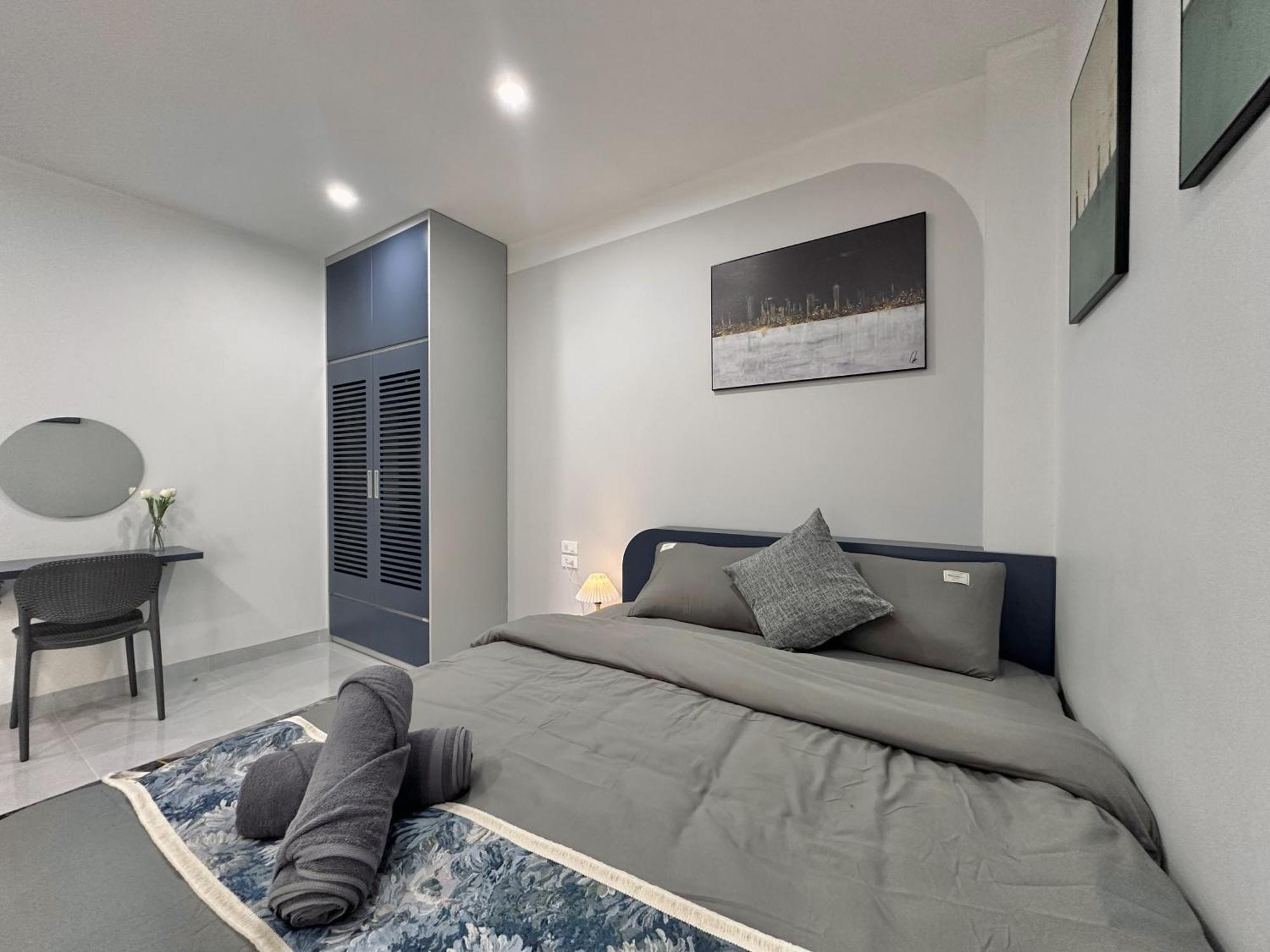 The Little Hanoi - Cool Apartment - Lakeside, Hanoi